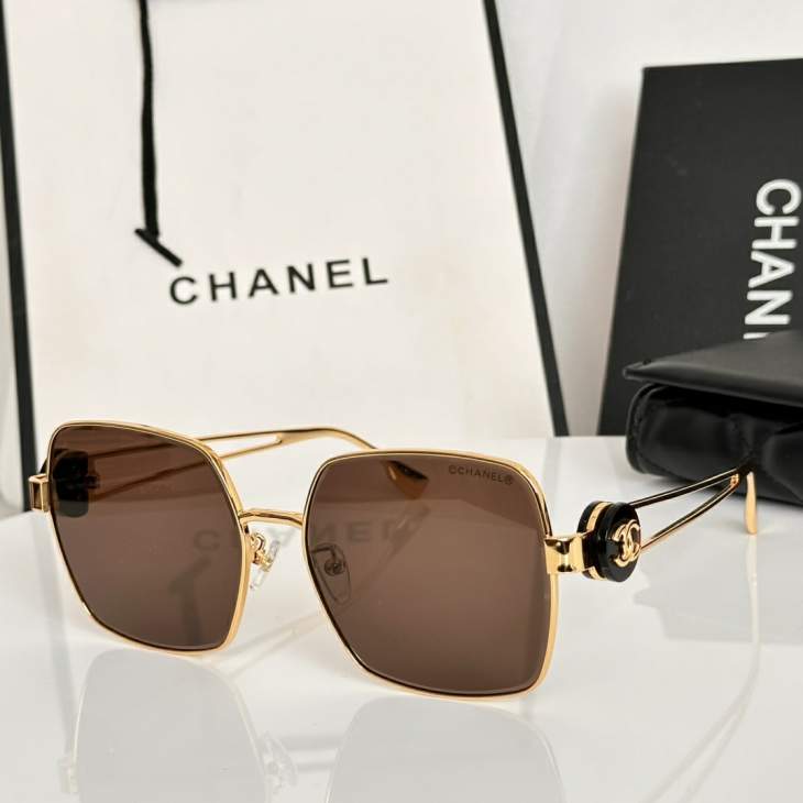 Picture of Chanel Sunglasses _SKUfw79398756fw